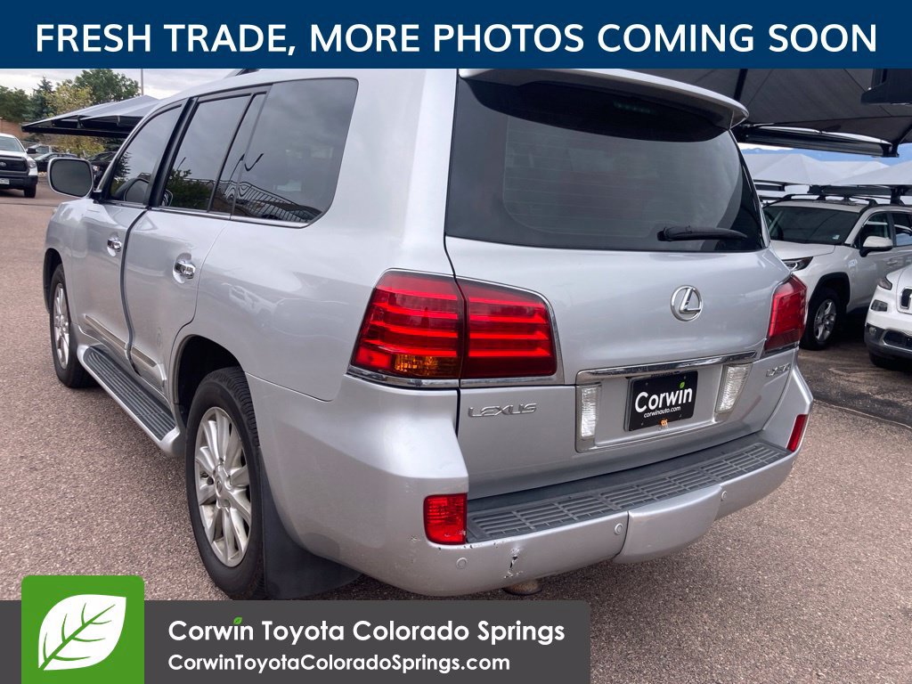 Used 2009 Lexus LX 570 4WD w/ Preferred Accessory Pkg image 6