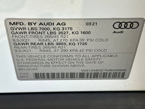 Used 2021 Audi e-tron Prestige w/ Prestige Package AWD/4WD image 28