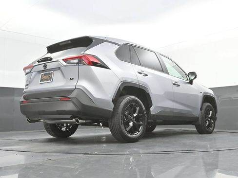 Used 2025 Toyota RAV4 LE FWD image 31
