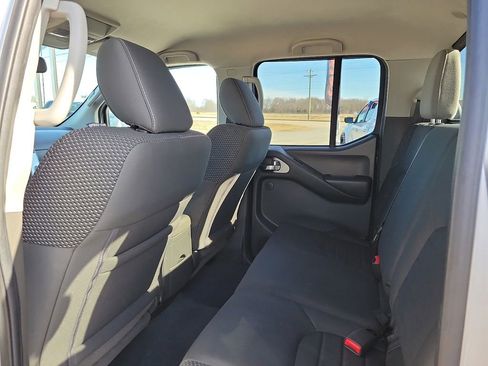 Used 2019 Nissan Frontier PRO-4X image 10