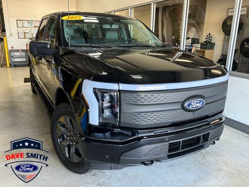 Used 2025 Ford F150 Lightning Flash AWD/4WD image 2