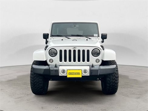 Used 2017 Jeep Wrangler Unlimited Sahara w/ Connectivity Group image 8