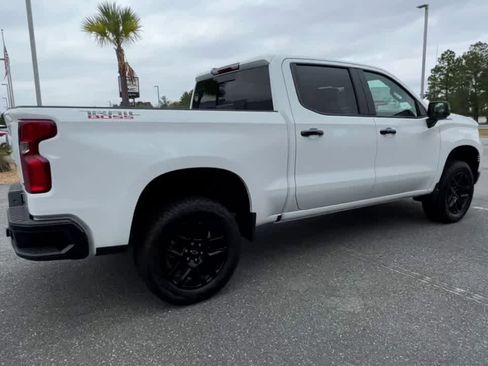 Used 2022 Chevrolet Silverado 1500 LT Trail Boss w/ LT Trail Boss Premium Package image 9