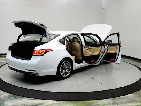 Used 2018 Genesis G80 3.8 RWD image 11