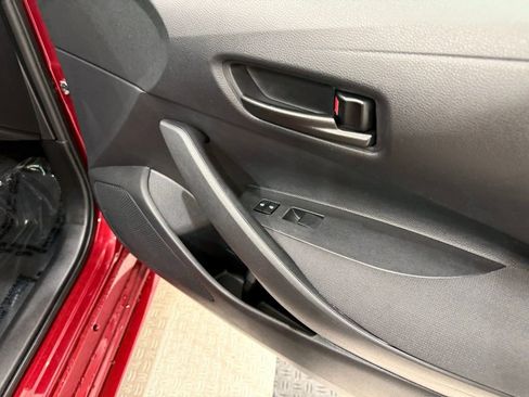 Used 2025 Toyota Corolla LE image 19