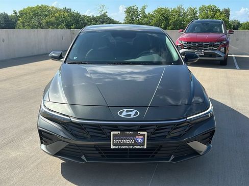 Certified 2025 Hyundai Elantra Sport FWD image 7