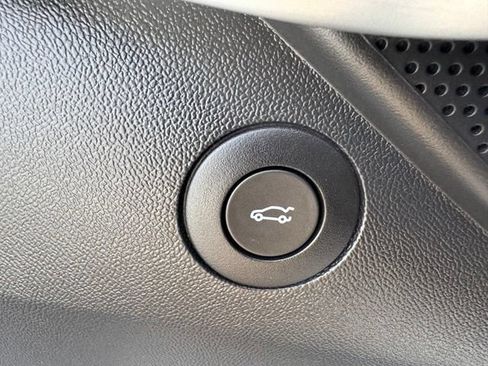 Used 2016 Chevrolet Camaro SS RWD image 8