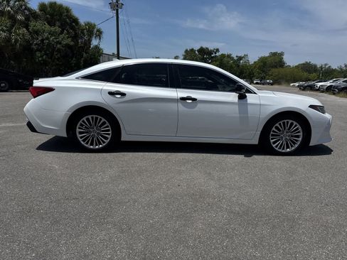 Used 2020 Toyota Avalon Limited FWD image 10