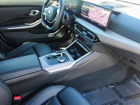 Used 2025 BMW 330i xDrive Sedan image 17