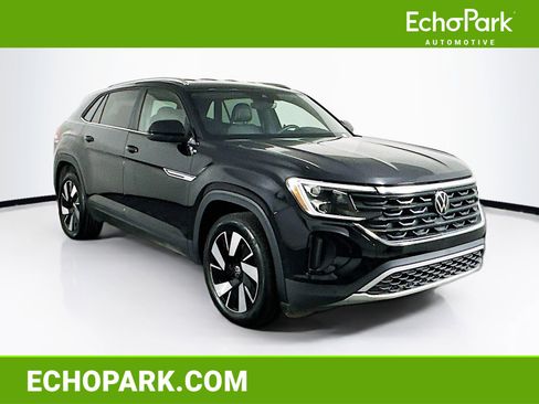 Used 2024 Volkswagen Atlas Cross Sport SE image 1