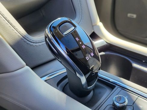 Certified 2024 Cadillac XT6 Premium Luxury AWD/4WD image 28