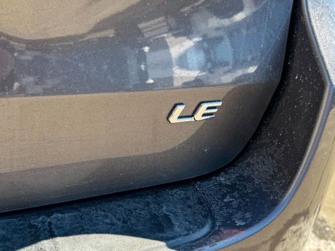 Used 2018 Toyota Sienna LE image 17