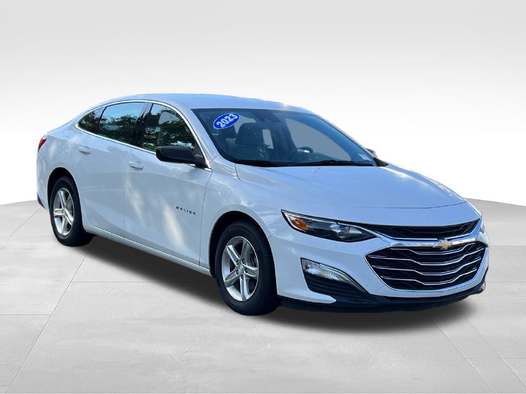 Used 2023 Chevrolet Malibu LS FWD image 2