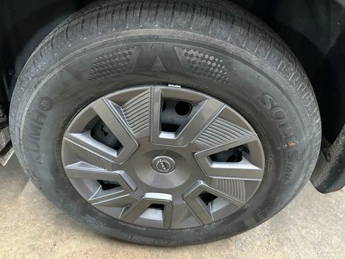 Used 2025 Nissan Kicks S AWD/4WD image 21