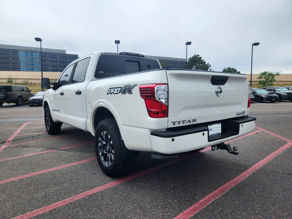Used 2018 Nissan Titan PRO-4X w/ Pro-4x Convenience Package AWD/4WD image 3
