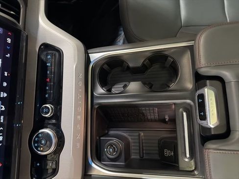 Used 2025 Ford Expedition Active image 19