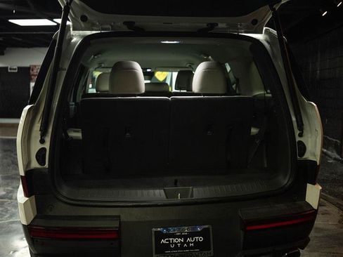 Used 2025 Hyundai Santa Fe SEL FWD image 7