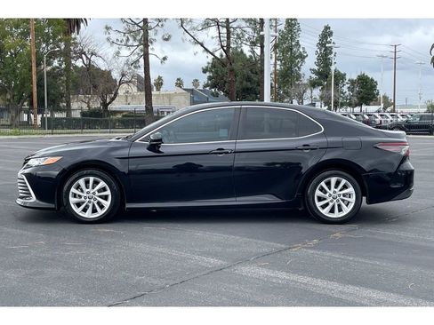 Used 2022 Toyota Camry LE w/ Carpet Mat Package (TMS) image 2