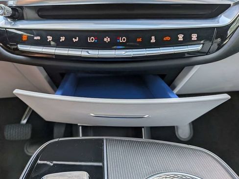 Certified 2024 Cadillac Lyriq Luxury AWD/4WD image 29