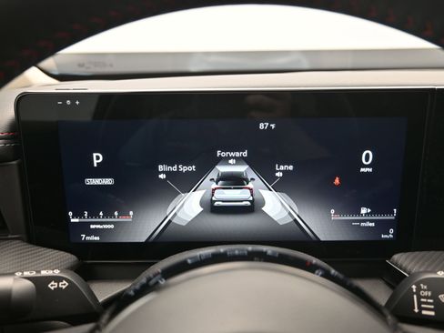 Certified 2025 Nissan Kicks SR image 13