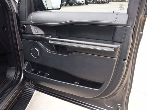 Used 2018 Ford Expedition XLT w/ Equipment Group 202A image 17