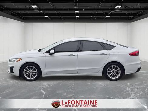 Used 2020 Ford Fusion SE FWD image 2