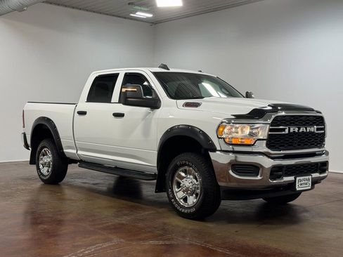 Used 2024 RAM 2500 Tradesman w/ Chrome Appearance Group image 22