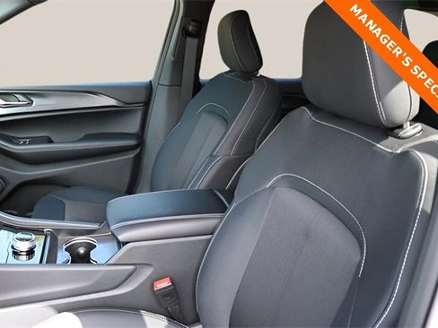 New 2025 Jeep Grand Cherokee Laredo w/ Trailer Tow Package image 11