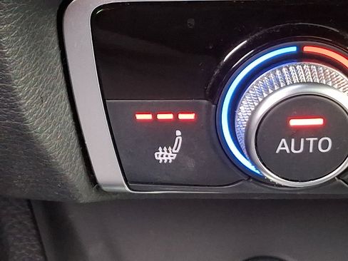 Used 2020 Audi Q3 2.0T Premium w/ Convenience Package image 23