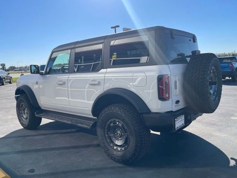 New 2025 Ford Bronco Outer Banks w/ Sasquatch Package image 13
