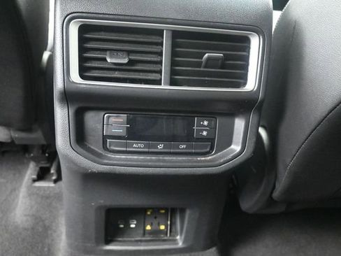 Used 2025 Volkswagen Atlas SE FWD image 27