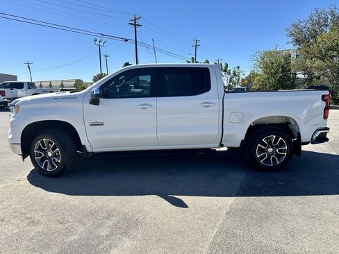 Used 2022 Chevrolet Silverado 1500 LT image 2