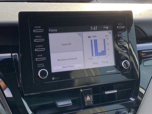 Used 2021 Toyota Camry SE image 6