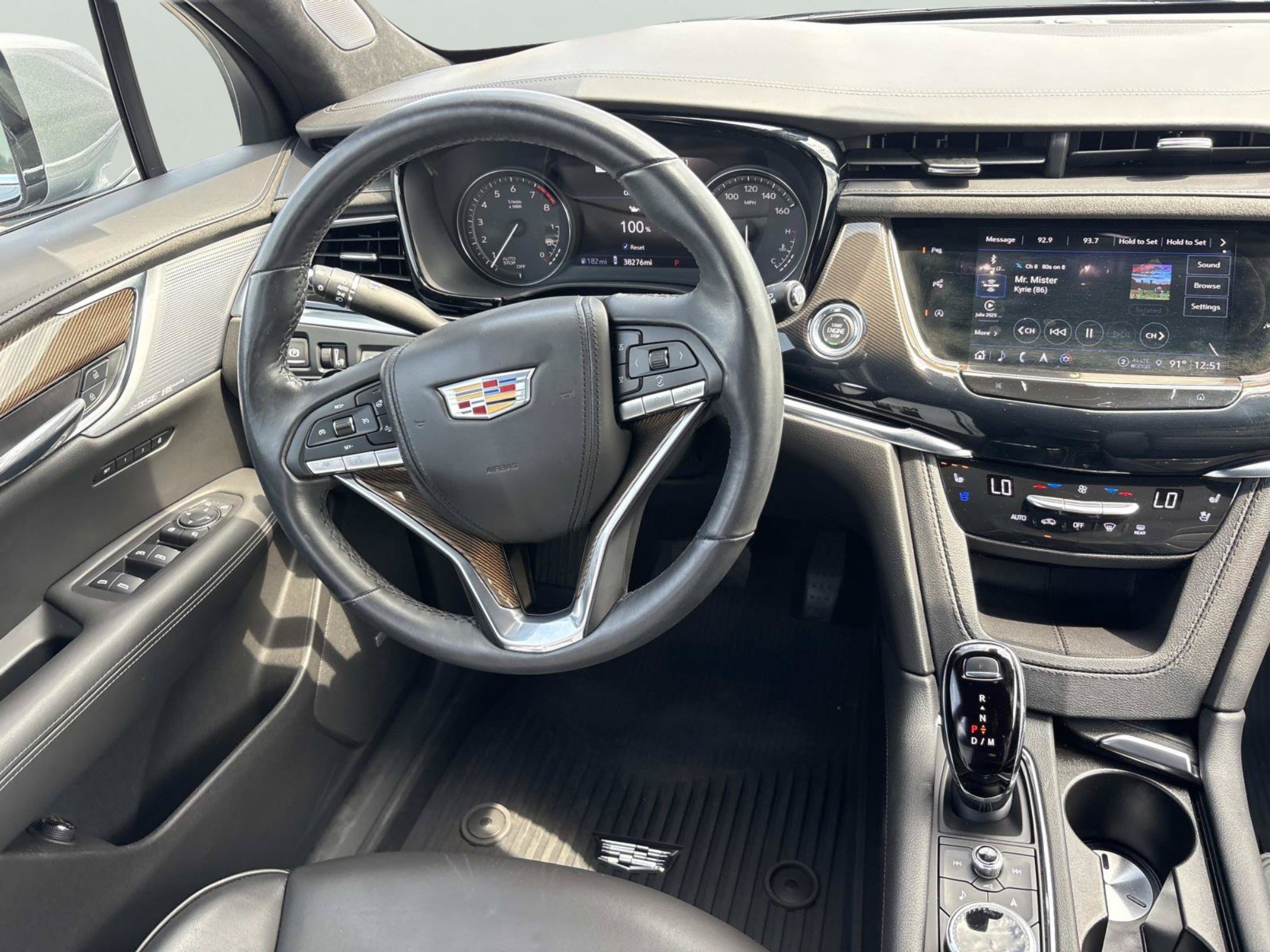Used 2023 Cadillac XT6 Premium Luxury w/ Platinum Package FWD image 13