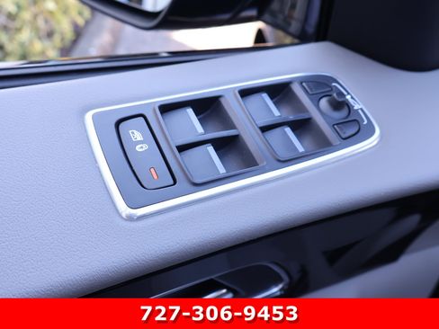 Used 2018 Jaguar F-PACE R-Sport image 15