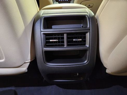 Used 2019 Cadillac XT5 FWD image 30