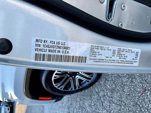 Used 2022 Jeep Wagoneer Series III image 16