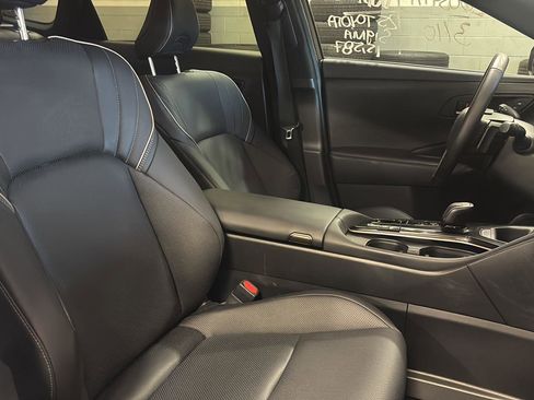 Used 2025 Toyota Crown Signia image 5