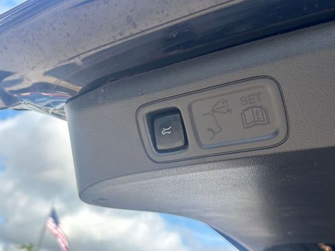 Used 2024 Ford Expedition Max Limited image 24