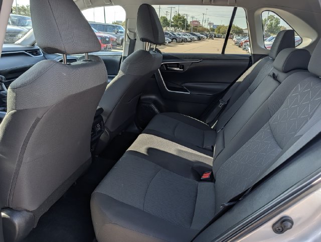 Used 2024 Toyota RAV4 XLE FWD image 27