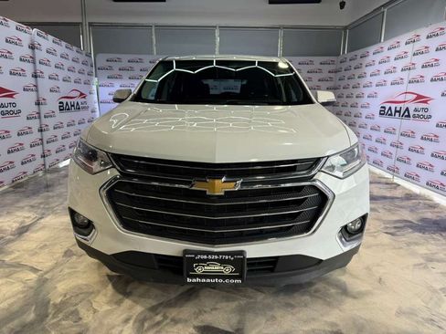 Used 2020 Chevrolet Traverse LT w/ Driver Confidence II Package AWD/4WD image 3