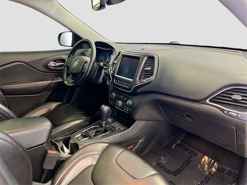 Used 2021 Jeep Cherokee Trailhawk w/ Sun, Sound & Nav Group image 33