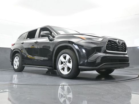 Used 2023 Toyota Highlander L image 57