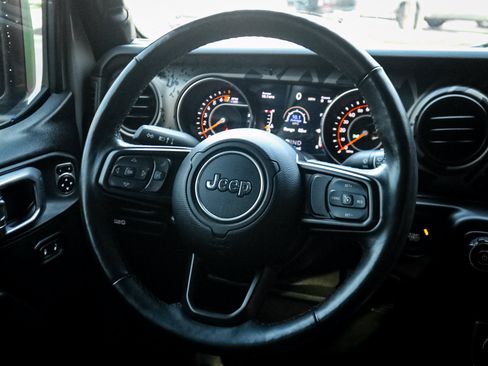 Used 2021 Jeep Gladiator Sport AWD/4WD image 18