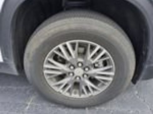 Used 2026 Chevrolet Traverse LT w/ Driver Confidence Package FWD image 12