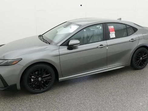 New 2026 Toyota Camry SE FWD image 2