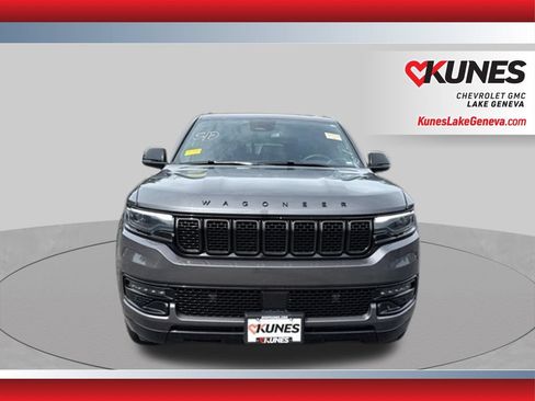 Used 2024 Jeep Wagoneer Series II AWD/4WD image 11