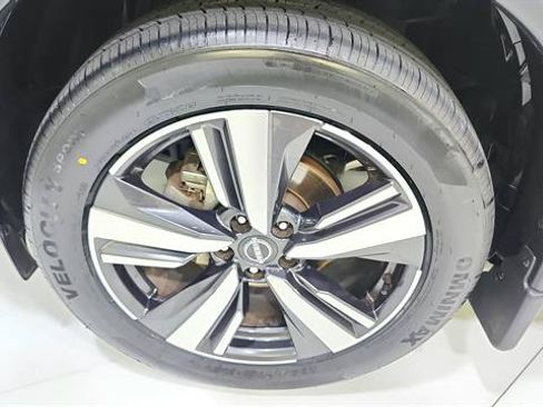 Certified 2023 Nissan Rogue Platinum FWD image 37