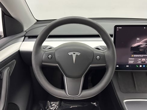 Used 2023 Tesla Model Y Long Range image 24