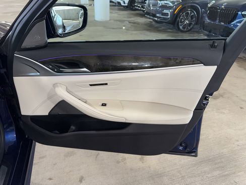 Used 2019 BMW 540i image 9